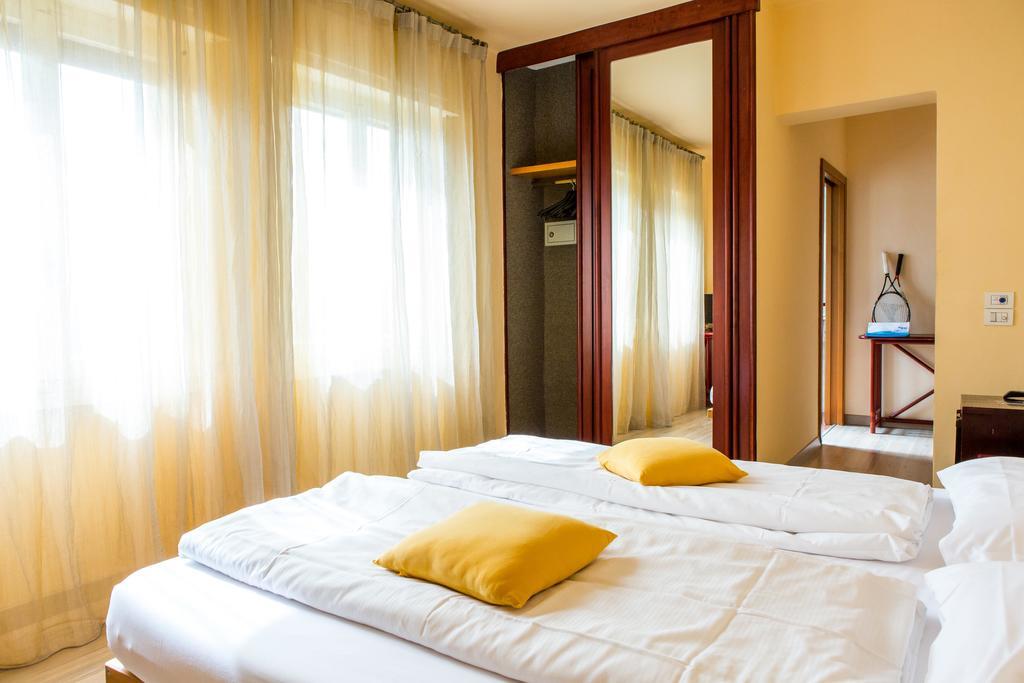 Club Hotel Olivi - Tennis Center 말세진느 외부 사진