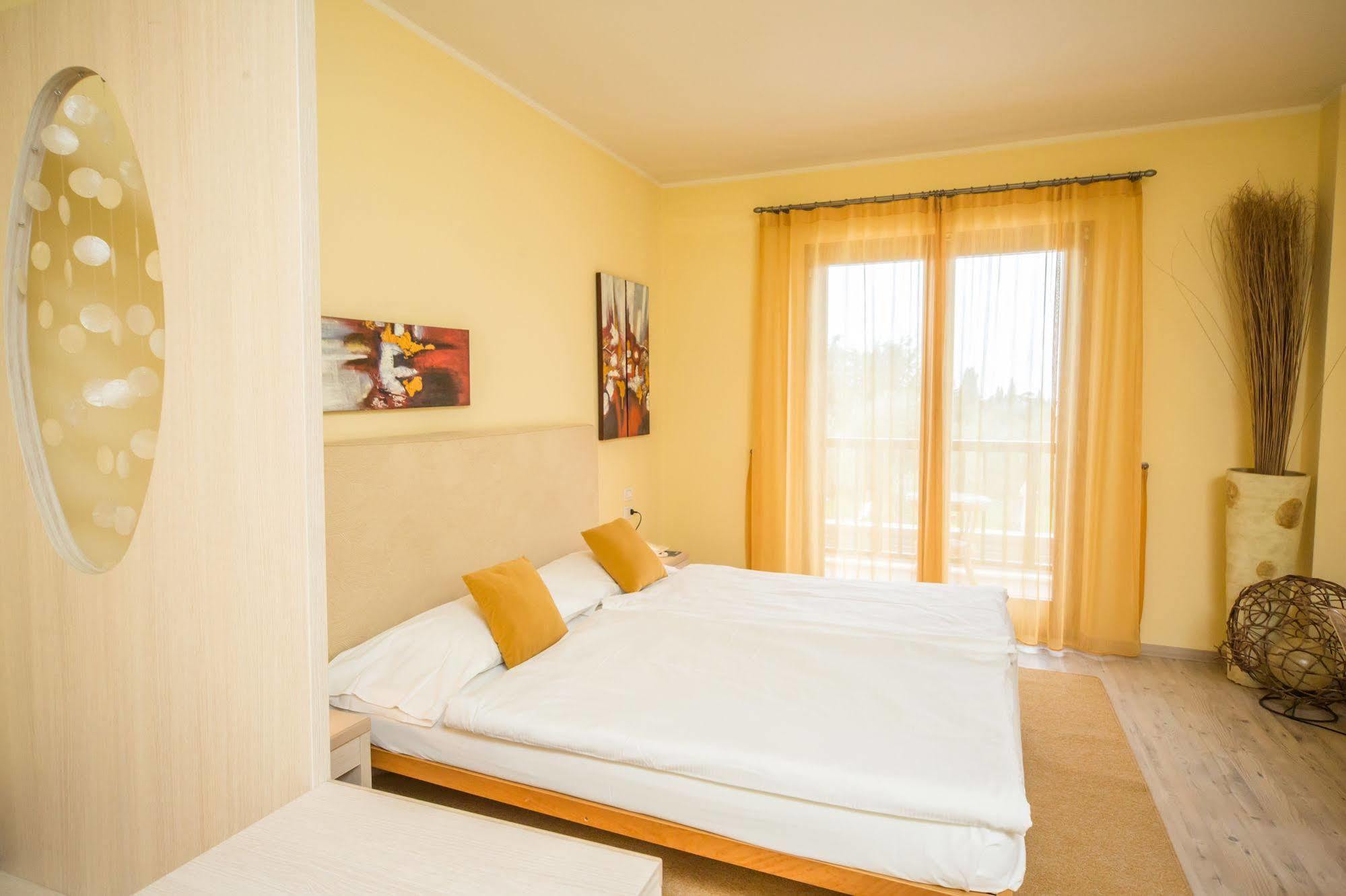 Club Hotel Olivi - Tennis Center 말세진느 외부 사진